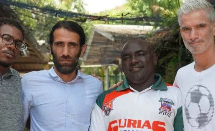 Get people on Nauru and Papua New Guinea to safety
